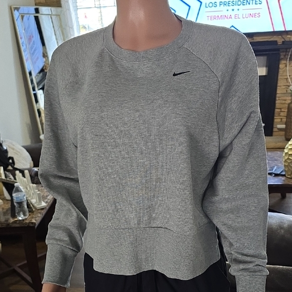 Nike Sweaters - Nike Heather Gray Crewneck Sweatshirt